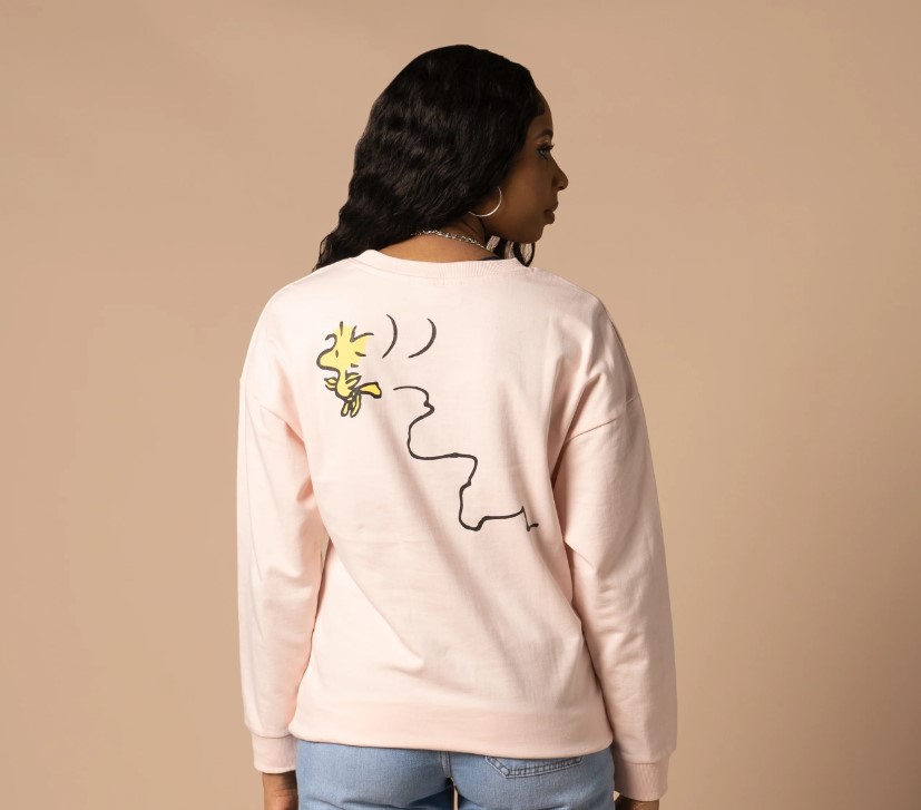 سويت تي شيرت سنوبي للسيدات