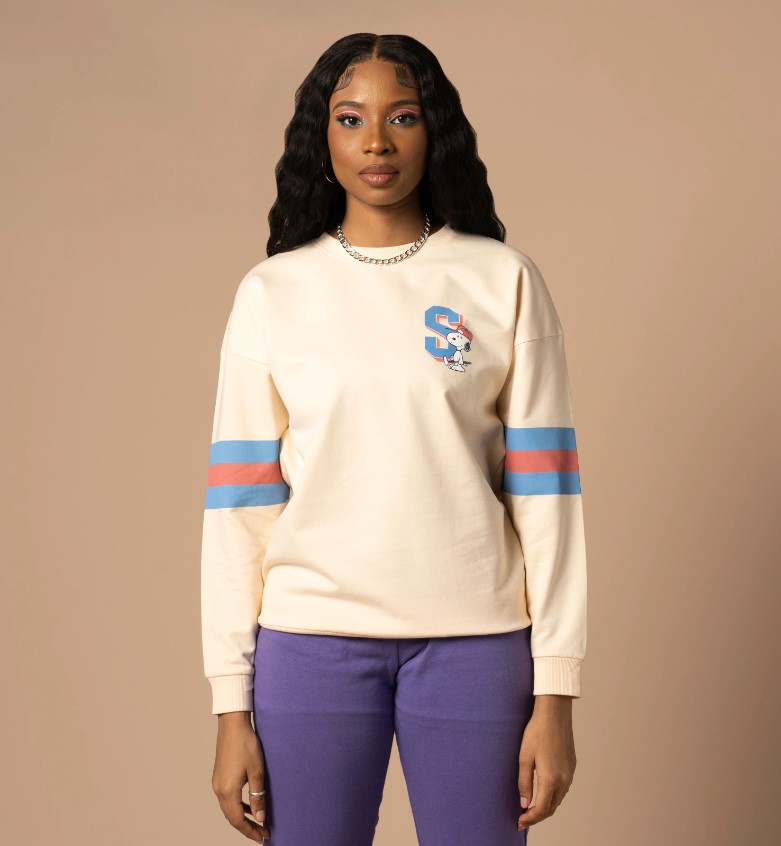 سويت تي شيرت سنوبي للسيدات