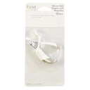 Luxurious nail scissors with magnifier from The First Years